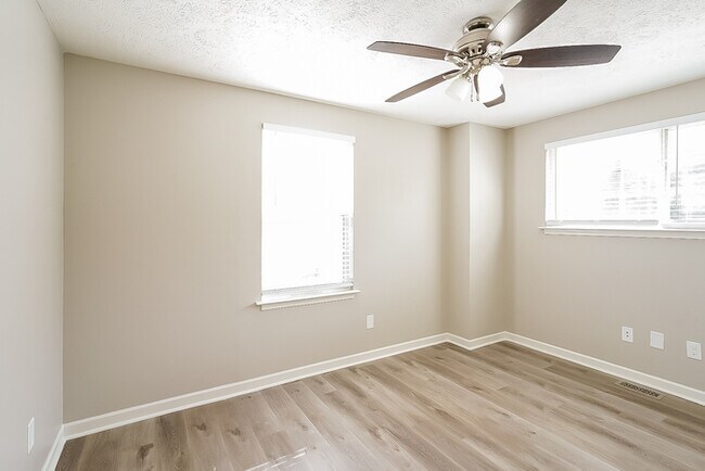 Building Photo - 920 Weeping Willow Way