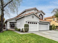 Building Photo - 23611 Tarara Dr
