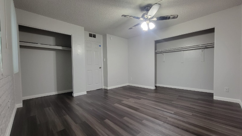 Building Photo - 1940 W University Dr