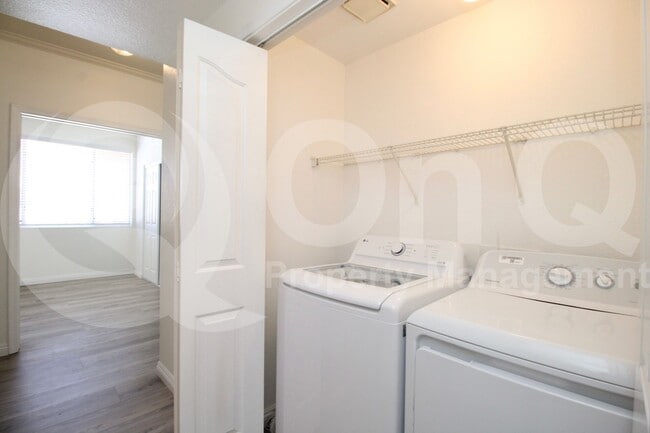 Building Photo - 16013 S Desert Foothills Pkwy