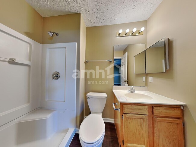 Building Photo - 1531 Farrington Dr