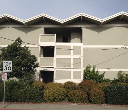 Building Photo - 2451 Middlefield Rd