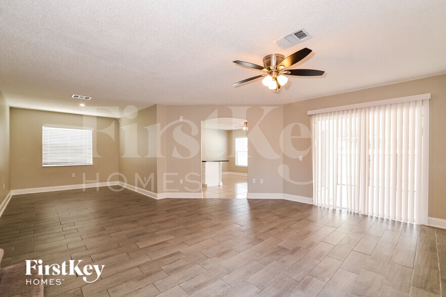 Building Photo - 2514 Hamlet Ln