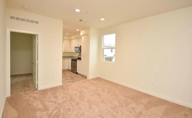 Building Photo - Newly Renovated Spacious 3 Bedroom Available for Rent Today! Don't Miss your chance!! Rent Today!!