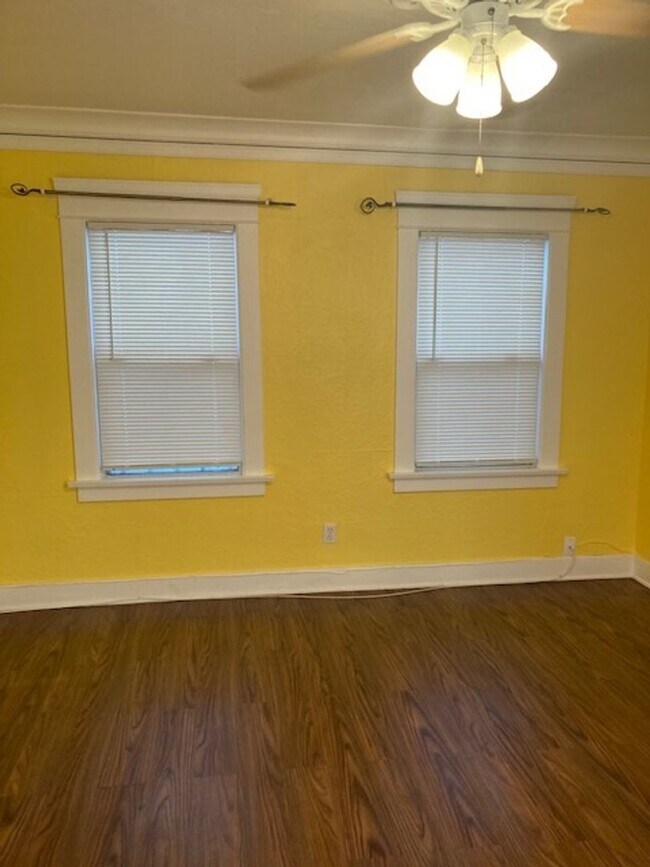 Building Photo - *****BEAUTIFUL STUDIO UNIT IN DOWNTOWN LB***