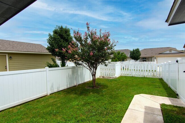Building Photo - 18405 Tallgrass Prairie Dr