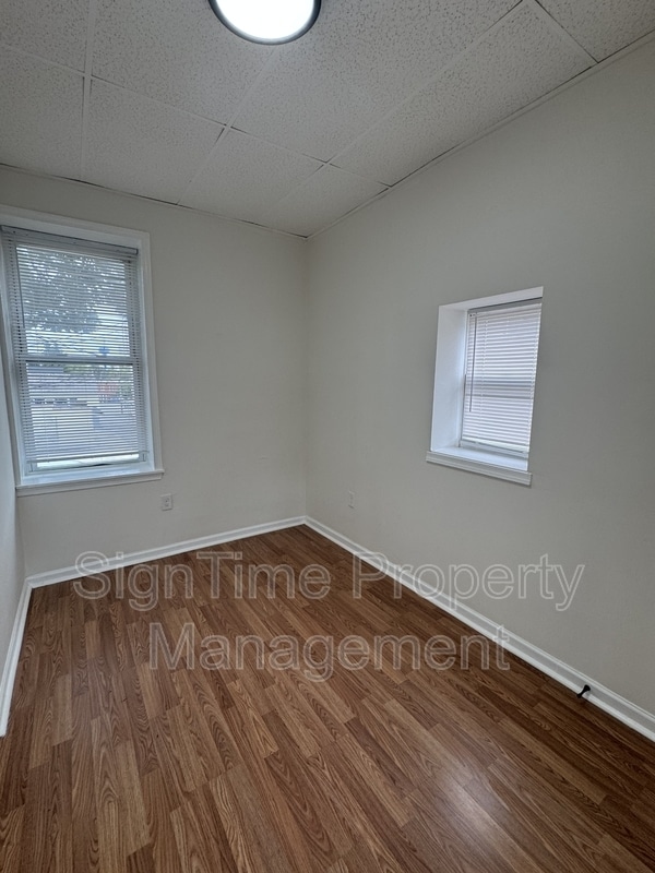Building Photo - 40 N Conococheague St