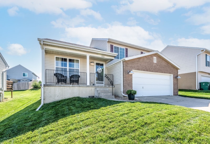 Building Photo - 8753 Quest St