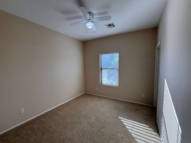 Building Photo - 18 W Desert Vista Trail