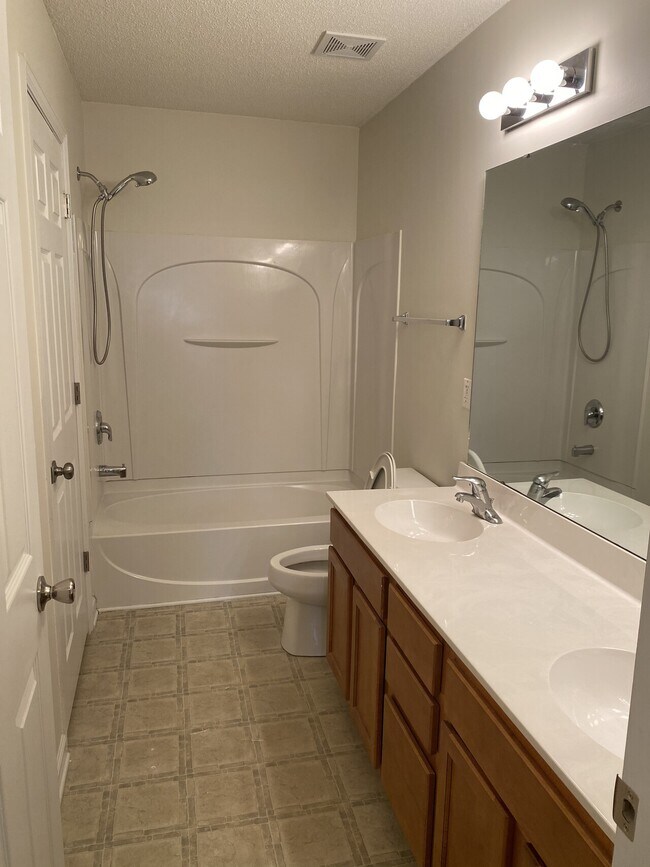 Building Photo - 126 Hornby Cir