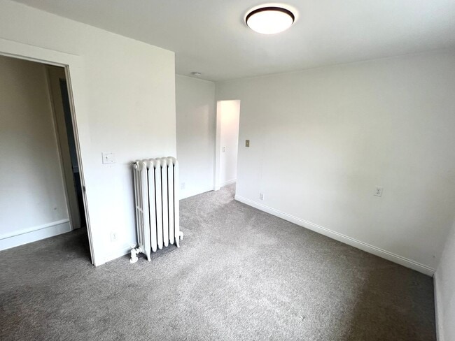 Building Photo - 3 Bedroom, 1 Bathroom Single-Family Home!
