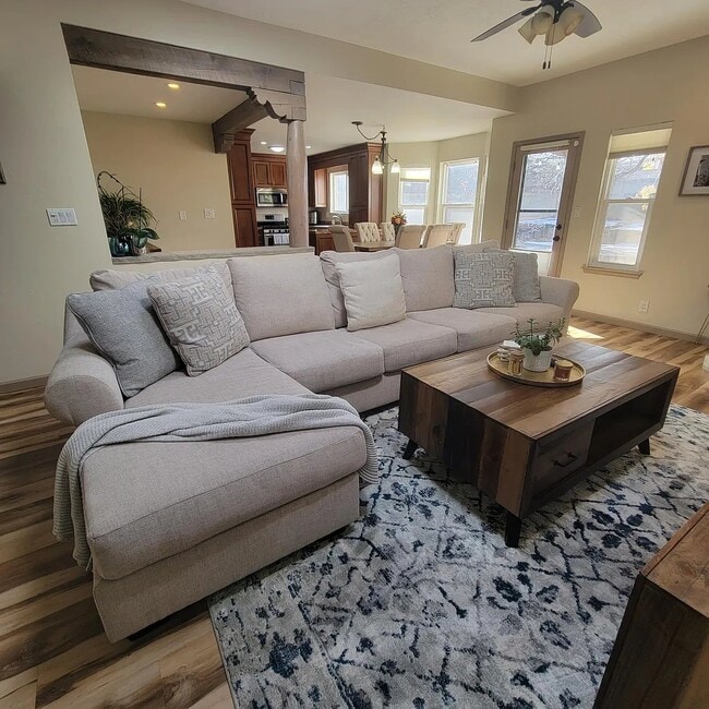 Building Photo - 2127 Ave De Las Alturas