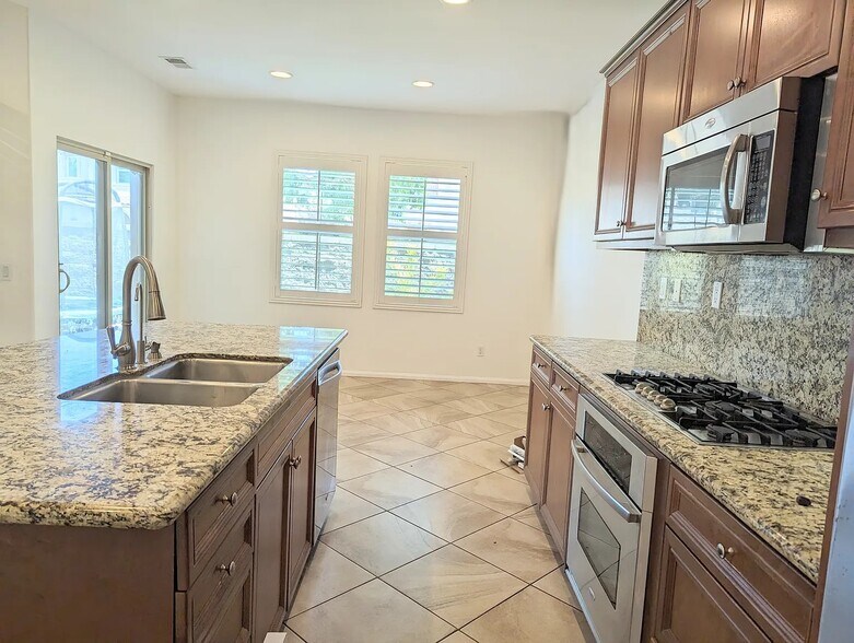 Building Photo - 8516 Old Stonefield Chase