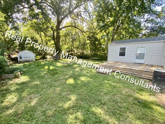 Building Photo - Remodeled 3 Bedroom 2 Bath