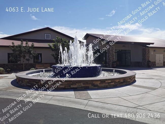 Building Photo - Trilogy at Power Ranch