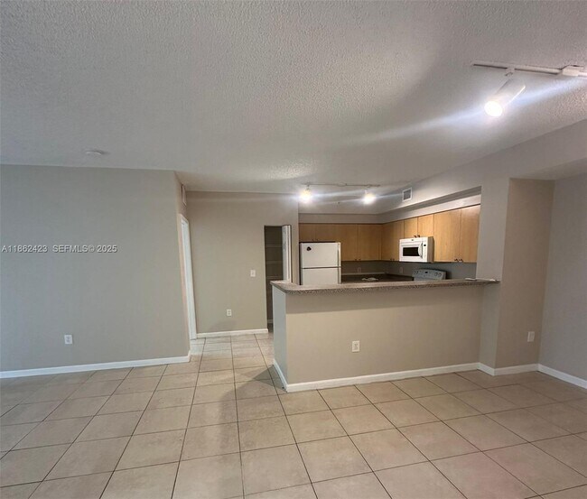 Building Photo - 8070 N Nob Hill Rd