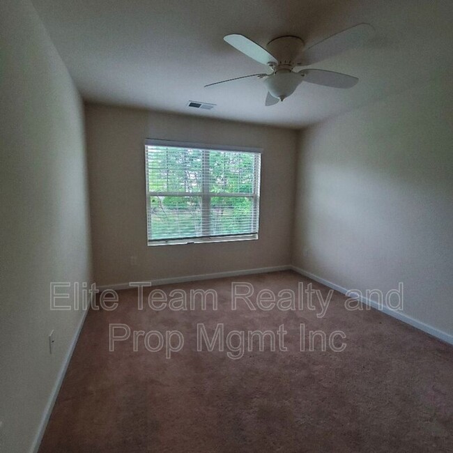 Building Photo - 4033 Black Walnut Wy