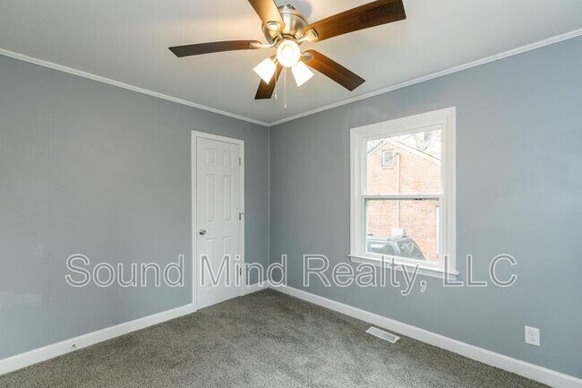 Building Photo - 1729 Dallas St