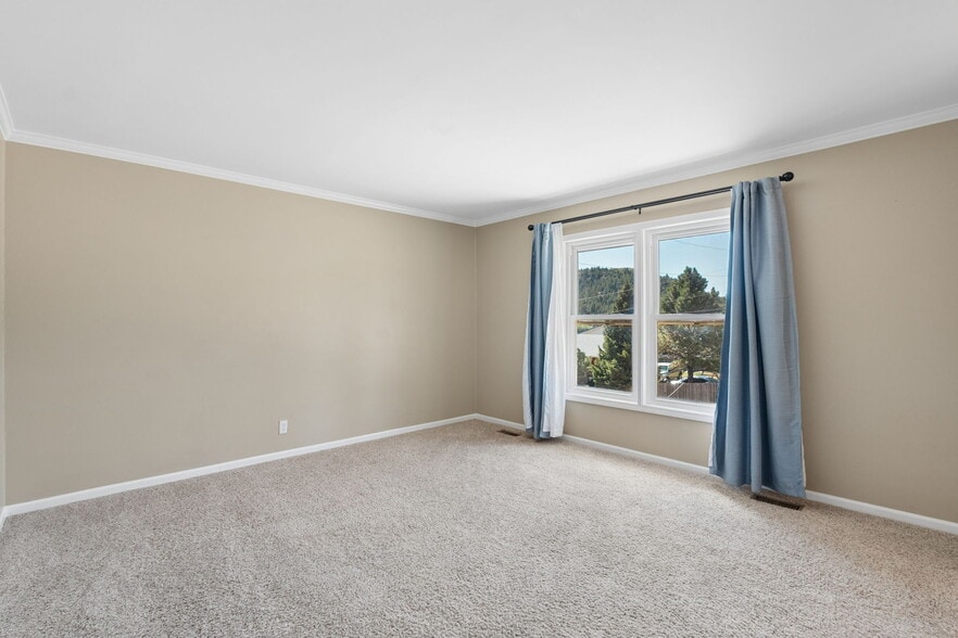 Building Photo - 103 Aurelia Ave