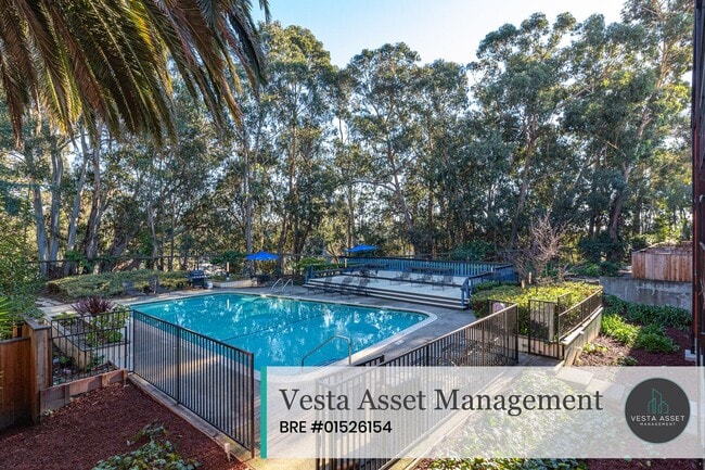 Building Photo - 225 Clifton St