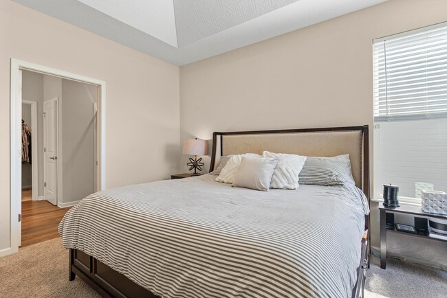 Building Photo - 220 Woodland Sky Dr