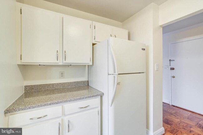 Building Photo - 4343 Cherry Hill Rd