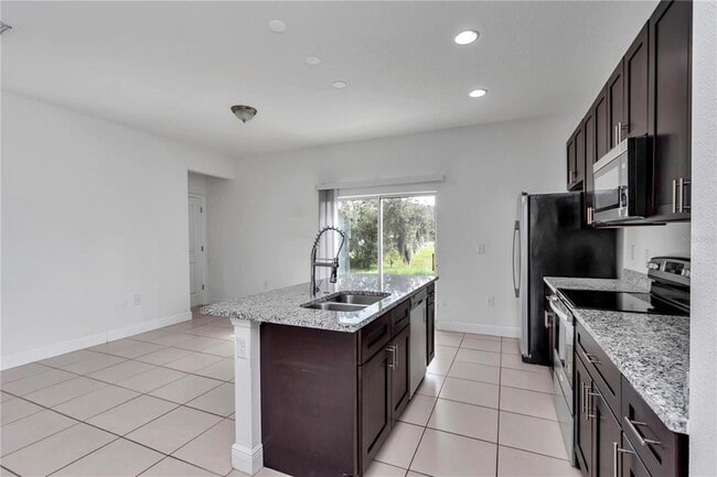 Building Photo - 118 Marion Oaks Dr