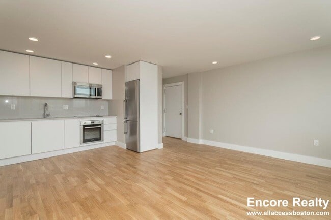 Building Photo - 334 Harvard St