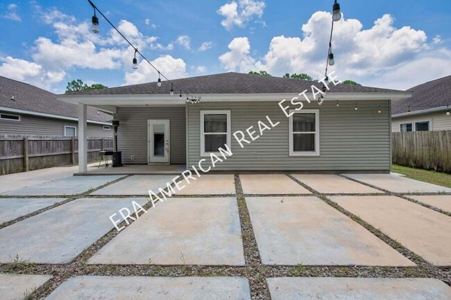 Building Photo - 2269 Tom St