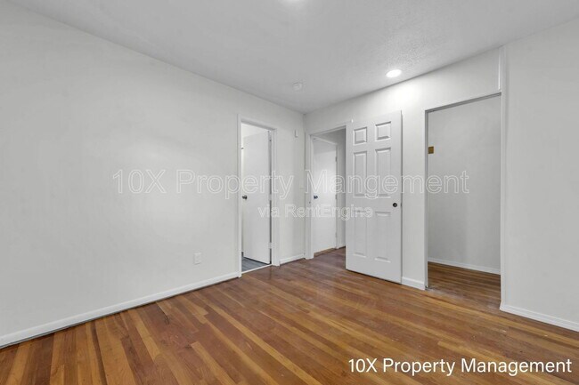 Building Photo - 907 Higbee Dr N