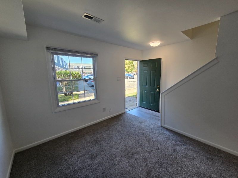 Building Photo - 2644 Wayside Dr