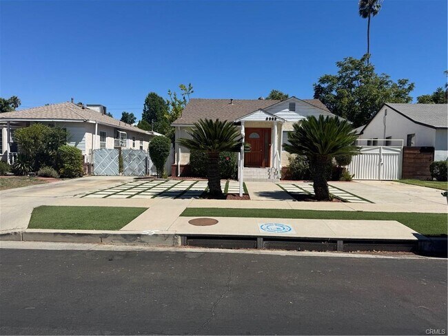 Building Photo - 5118 Newcastle Ave
