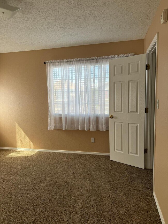 Building Photo - 10920 Tomatillo Ln SE