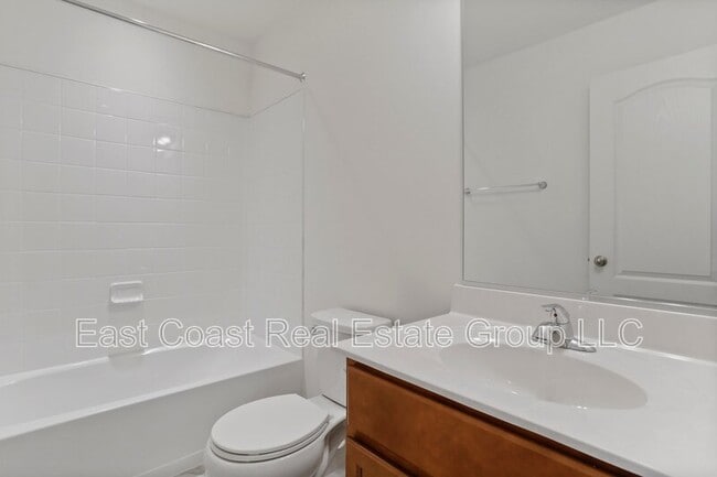 Building Photo - 11 Mengel Rd