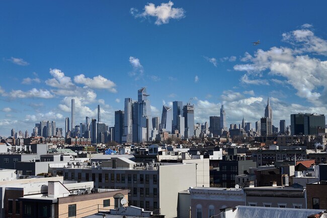 Building Photo - 1b Marshall Dr