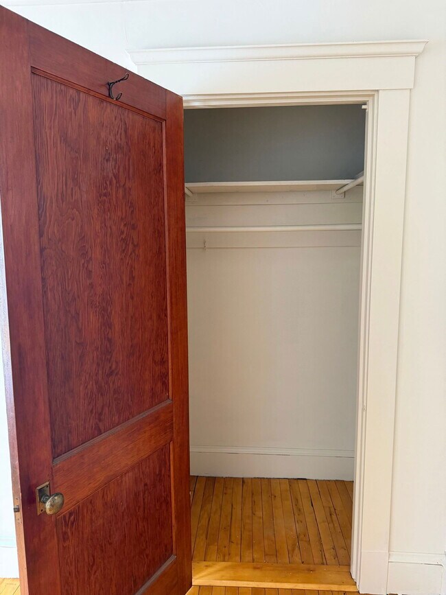 Building Photo - 248 N Main St