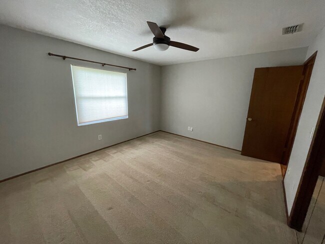 Building Photo - 1280 Gladiolas Dr