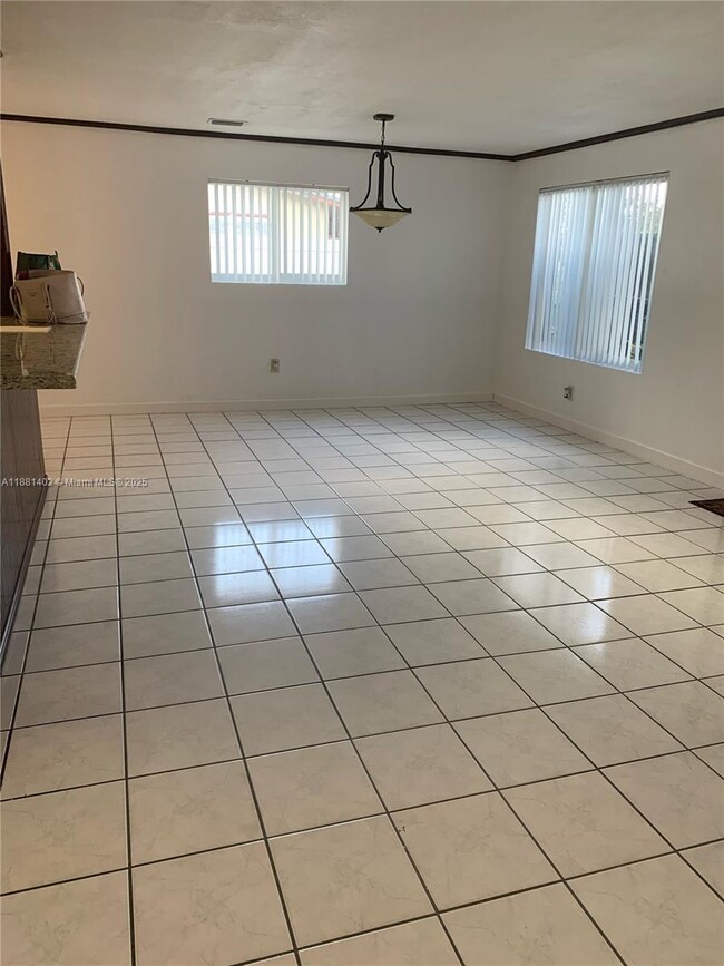 Building Photo - 6180 SW 42nd Ct