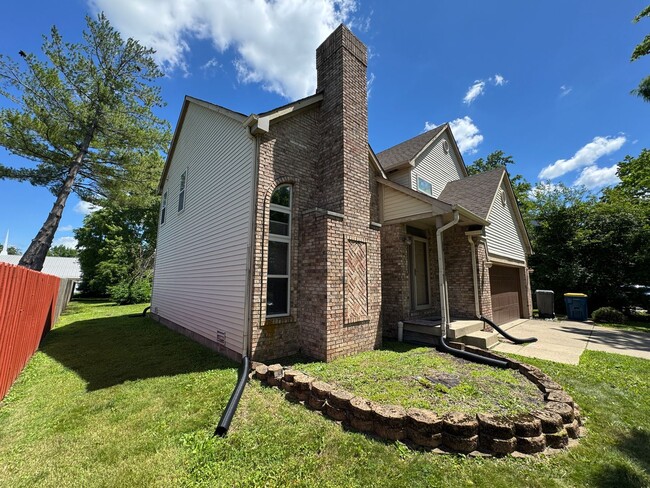 Building Photo - Eagle Creek 3 Bed 2.5 Bath