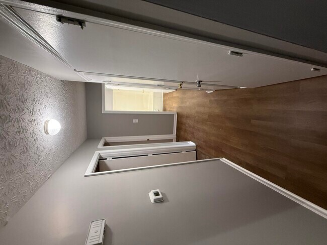 Building Photo - 3705 Crosby Dr