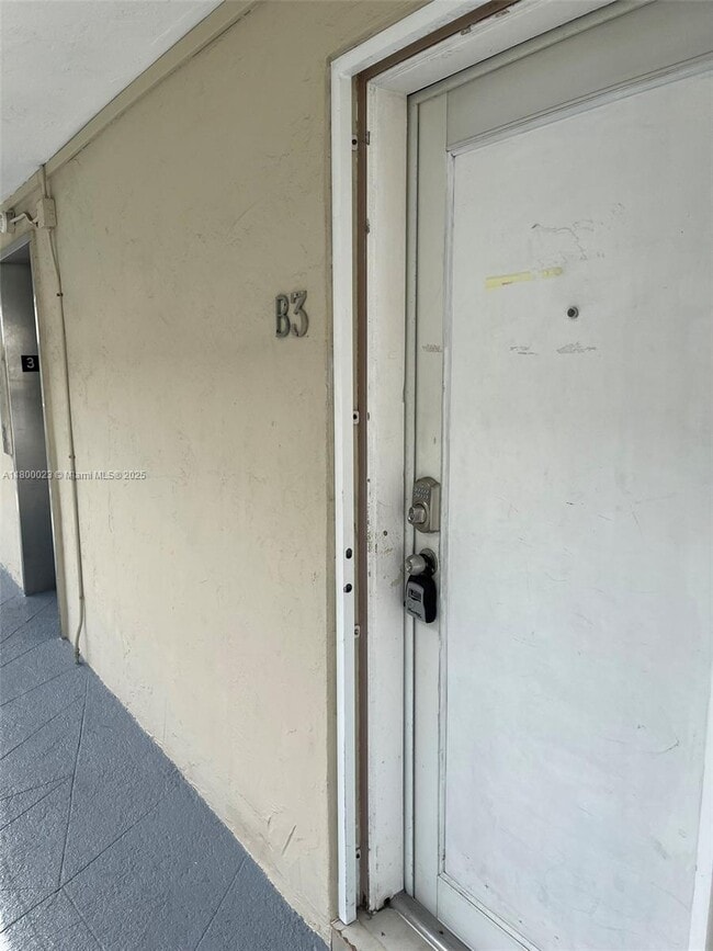 Building Photo - 1357 Collins Ave