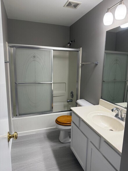 Building Photo - 3713 Edgebrook Ct