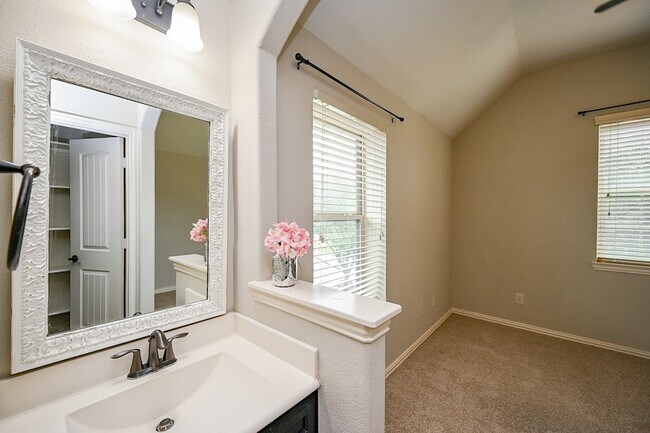 Building Photo - 5315 Little Creek Ct