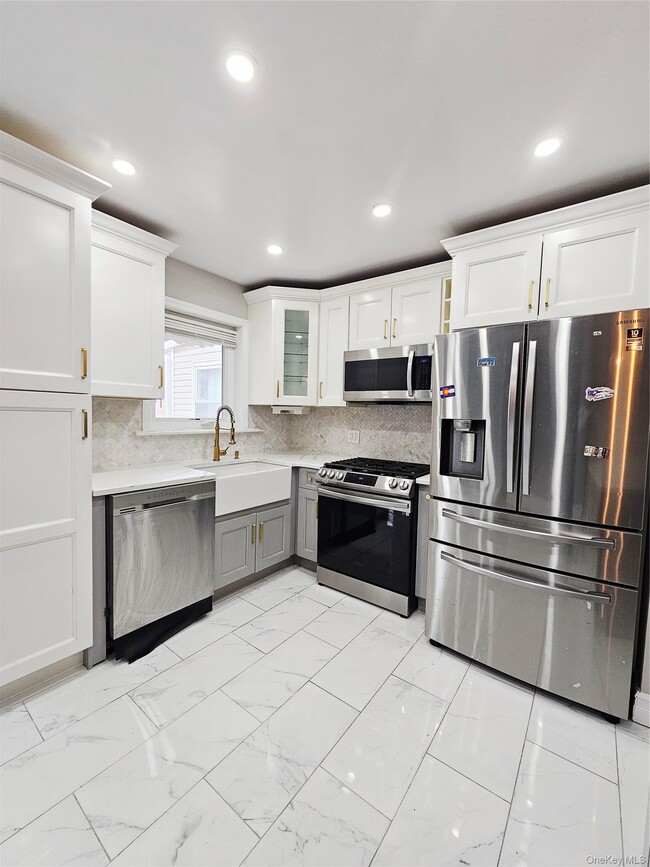 Building Photo - 2082 Pitman Ave