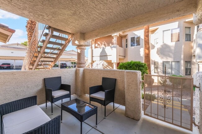 Building Photo - Modern Condo Living in Summerlin!