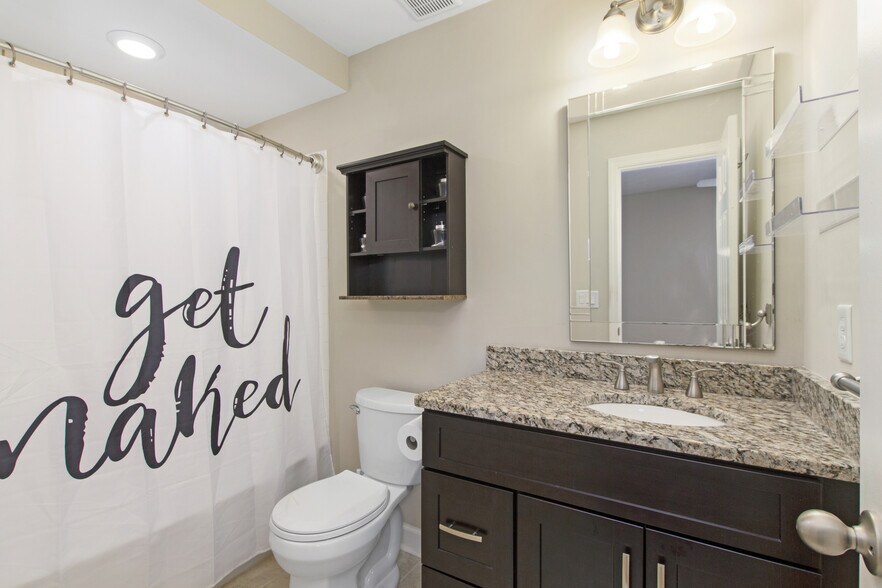 Building Photo - 666 Annex Ave