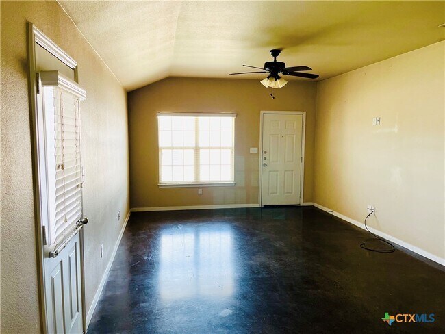 Building Photo - 1301 Loyal Ln