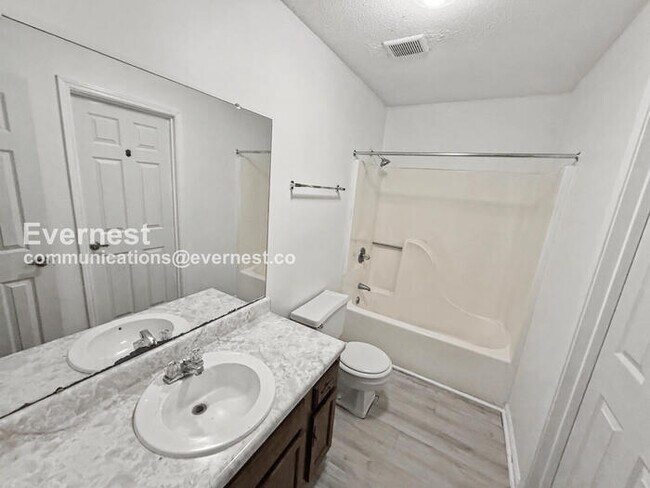 Building Photo - 426 Buckingham Cir