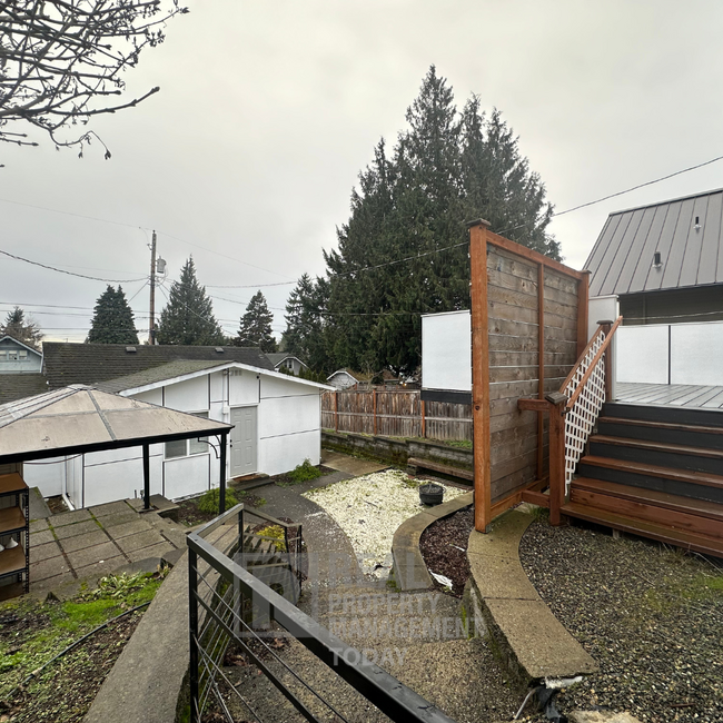 Building Photo - Modern 4 Bedroom House In Tacoma!