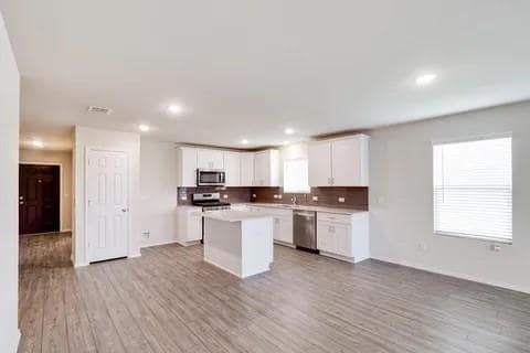 Building Photo - 700 Forestdale Ct
